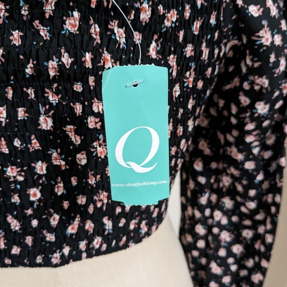 Floral Cropped Fancy Shein Top S NEW - Picture 2 of 4